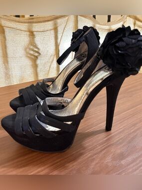 Gianni Bini heels size 7